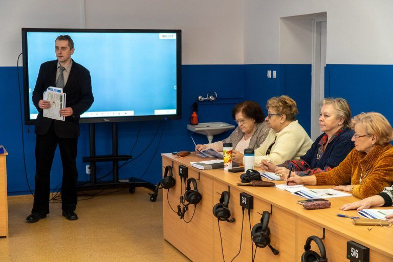 zajęcia z cyberbezpieczeństwa dla seniorów