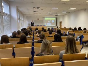 Wykład Dziekana dra Przemysława Furgacza dla ostrowieckiej młodzieży