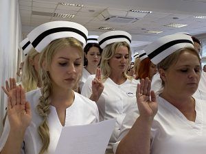 Studenci Pielęgniarstwa odebrali czepki